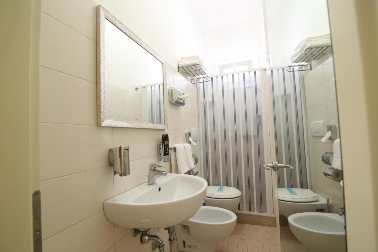 Hotel Miriam Rimini Esterno foto
