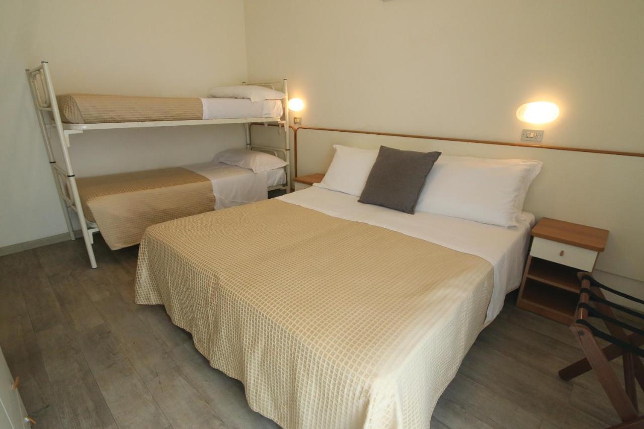Hotel Miriam Rimini Esterno foto