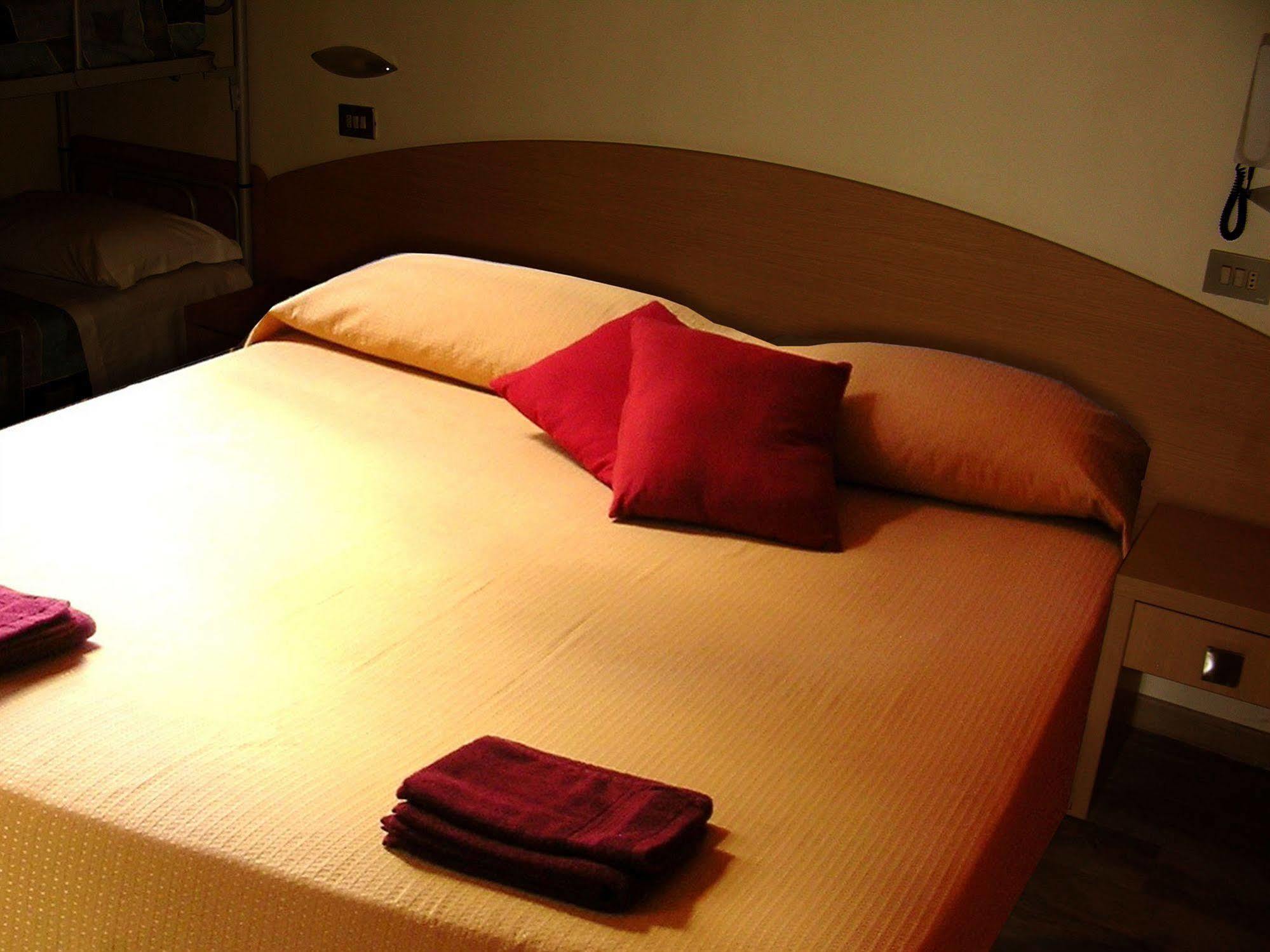 Hotel Miriam Rimini Esterno foto