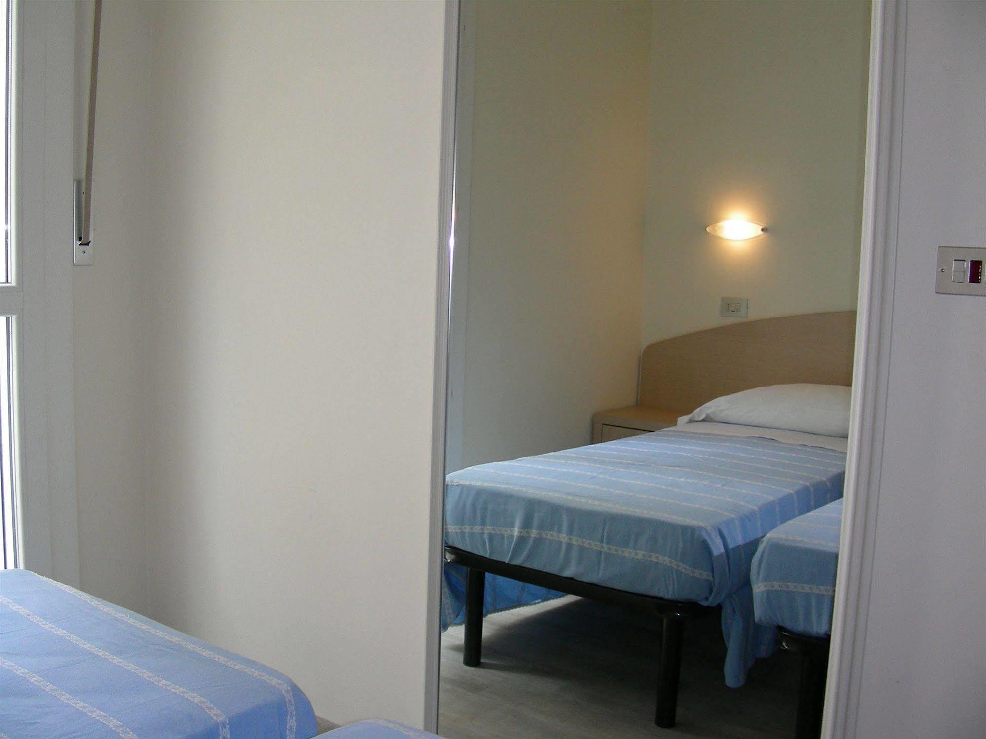 Hotel Miriam Rimini Esterno foto