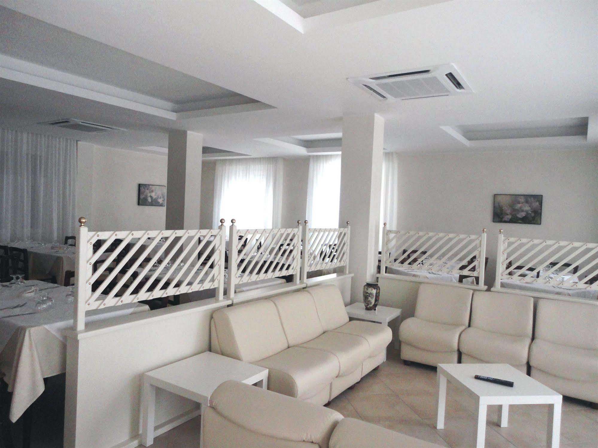 Hotel Miriam Rimini Esterno foto